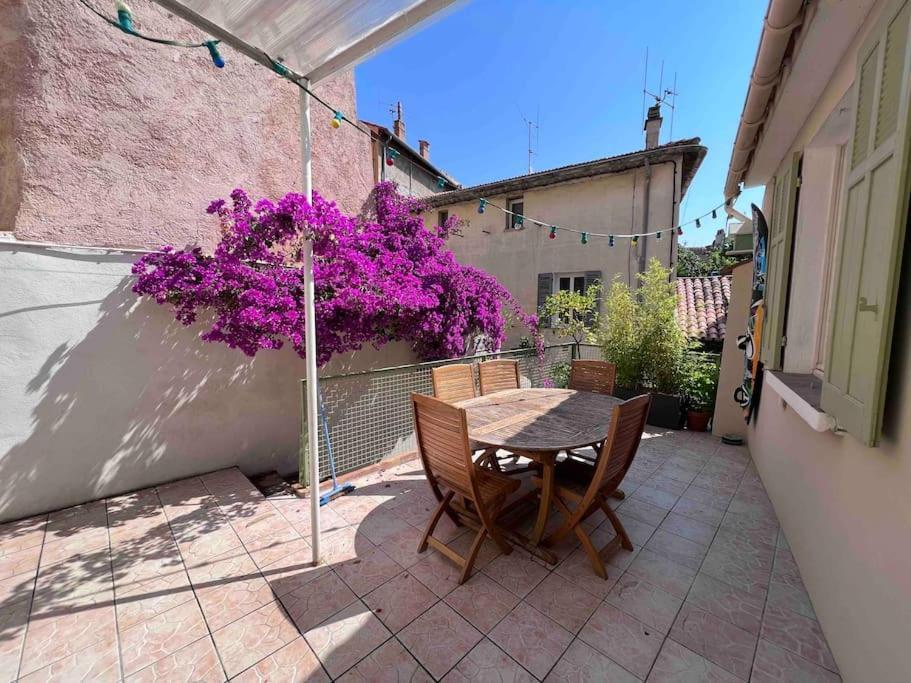 Maison Dans Les Rues Pietonnes Du Vieux Hyères Buitenkant foto