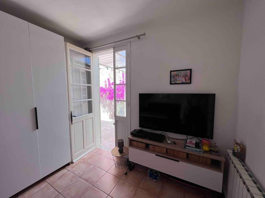 Maison Dans Les Rues Pietonnes Du Vieux Hyères Buitenkant foto