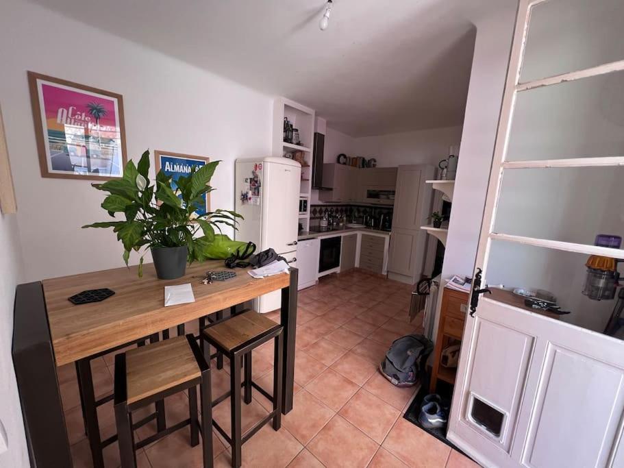 Maison Dans Les Rues Pietonnes Du Vieux Hyères Buitenkant foto